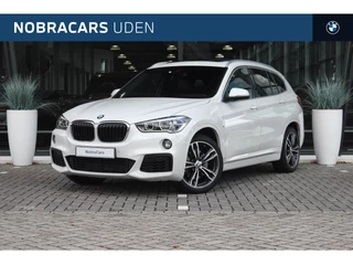 BMW X1 sDrive20i High Executive M Sport Automaat / Panoramadak / Trekhaak / Sportstoelen / Achteruitrijcamera / Head-Up / M Sportonderstel