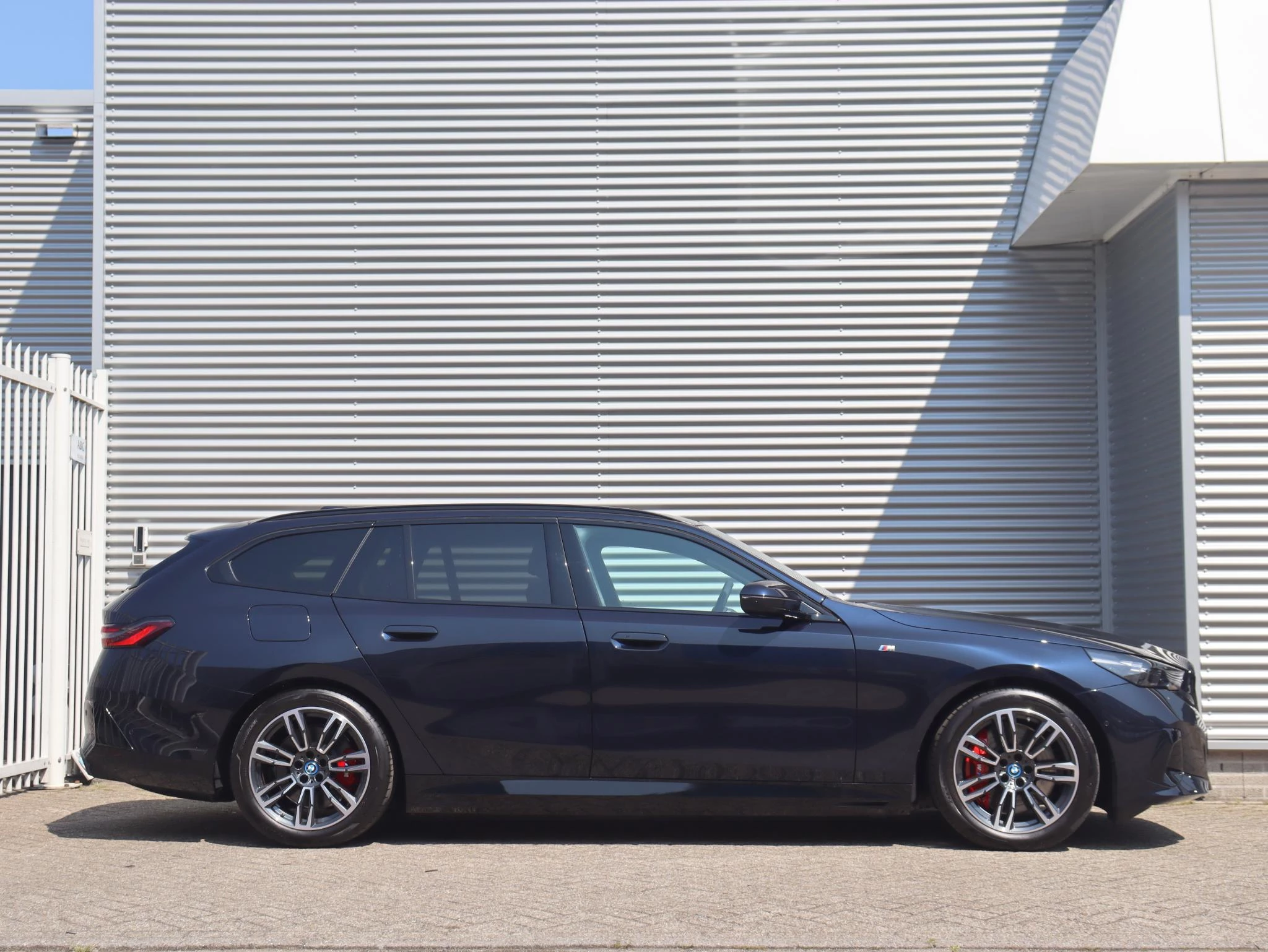 Hoofdafbeelding BMW i5