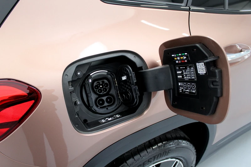 Hoofdafbeelding Mercedes-Benz EQA