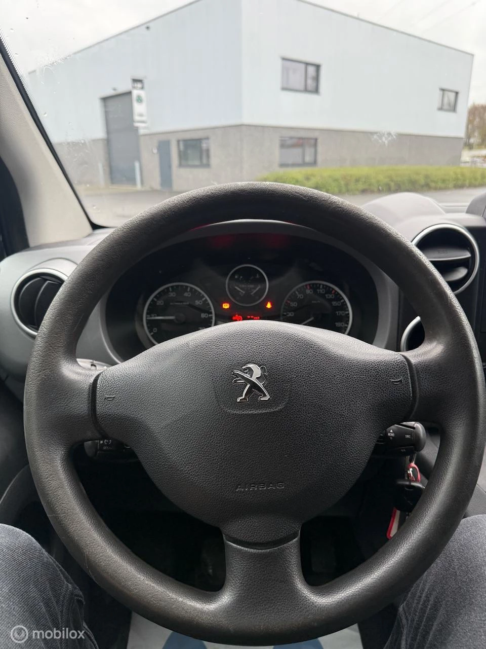 Hoofdafbeelding Peugeot Partner