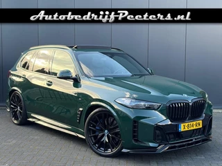 Hoofdafbeelding BMW X5 BMW X5 50e M Sport Pro Pano M-stoel+Massage HUD ACC H/K Carbon e.Trekhaak