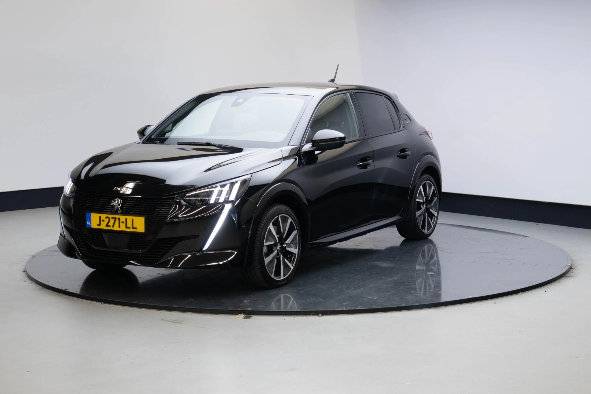 Hoofdafbeelding Peugeot e-208