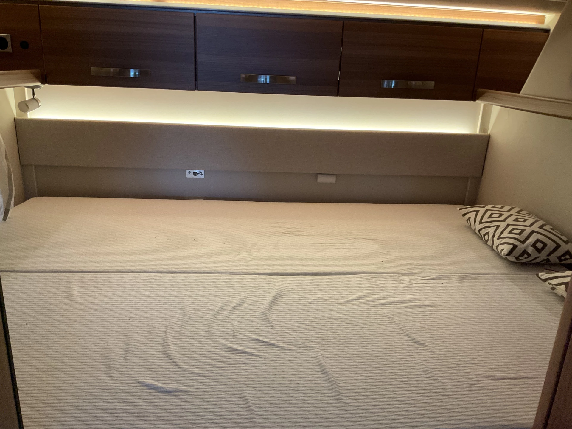 Hoofdafbeelding Weinsberg R57