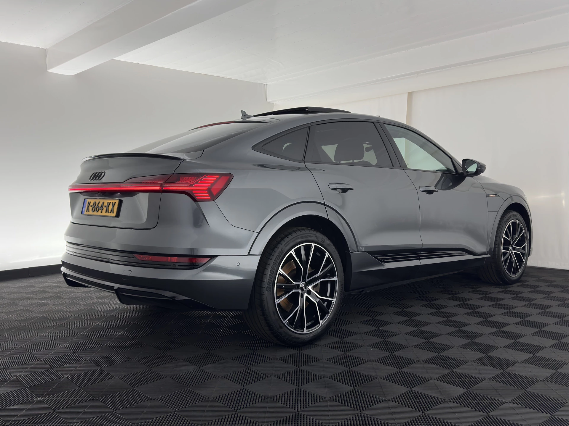 Hoofdafbeelding Audi e-tron