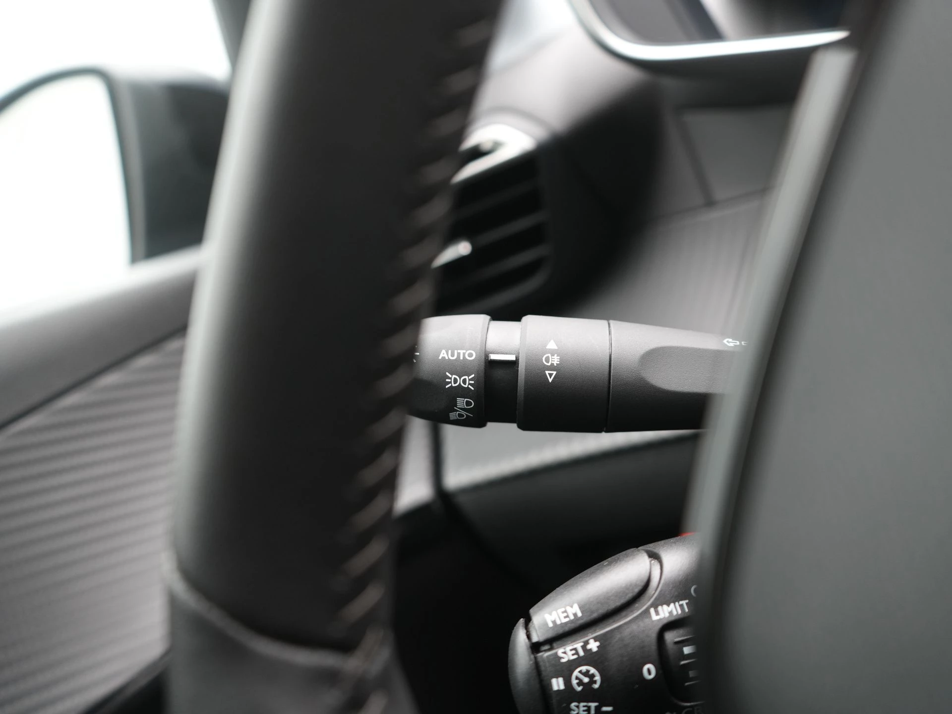 Hoofdafbeelding Peugeot e-208