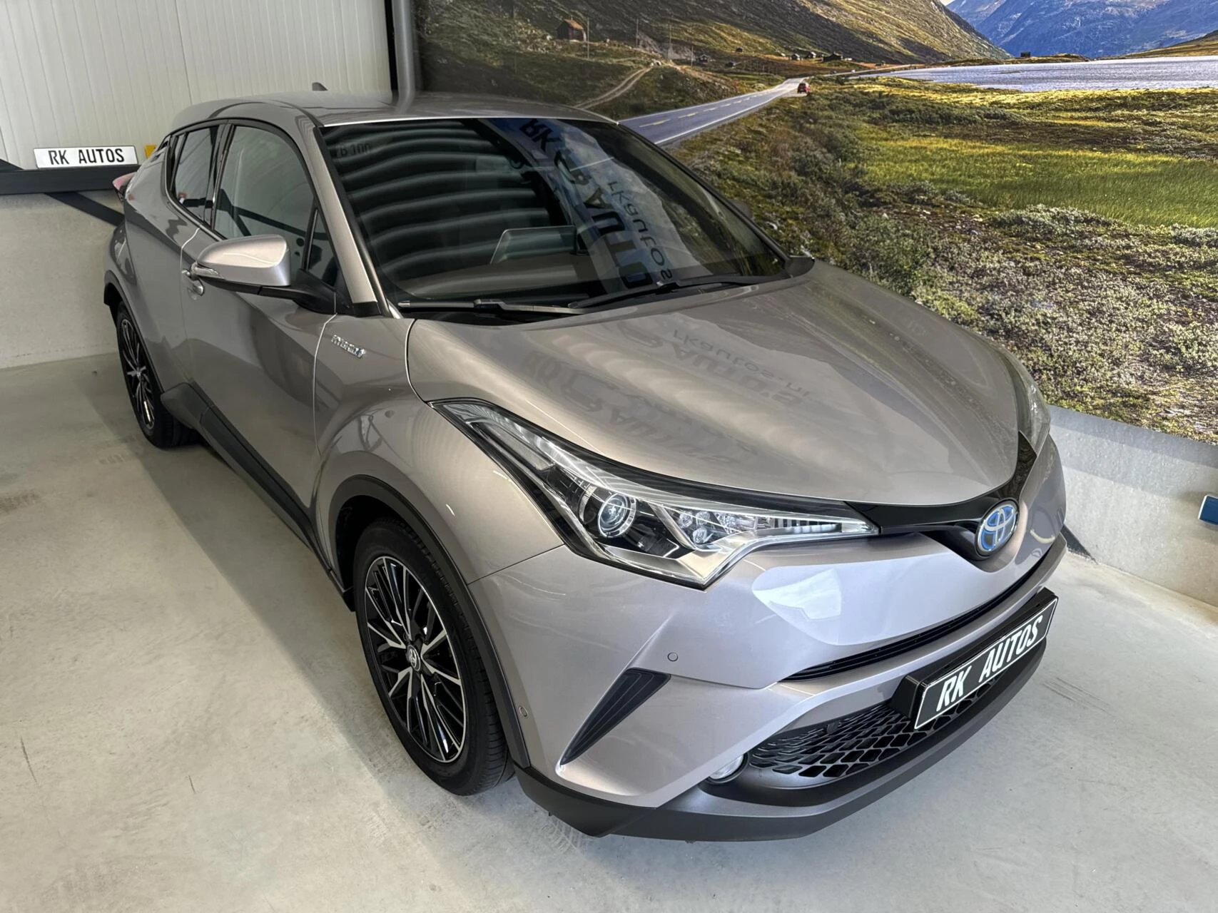 Hoofdafbeelding Toyota C-HR