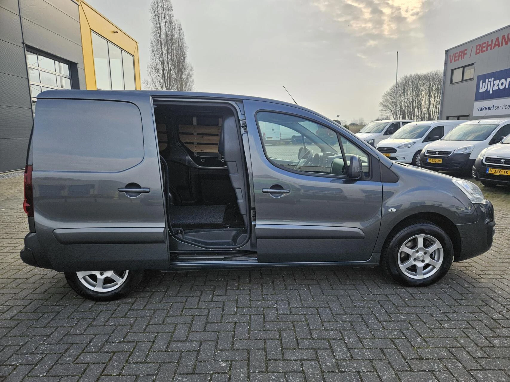 Hoofdafbeelding Peugeot Partner