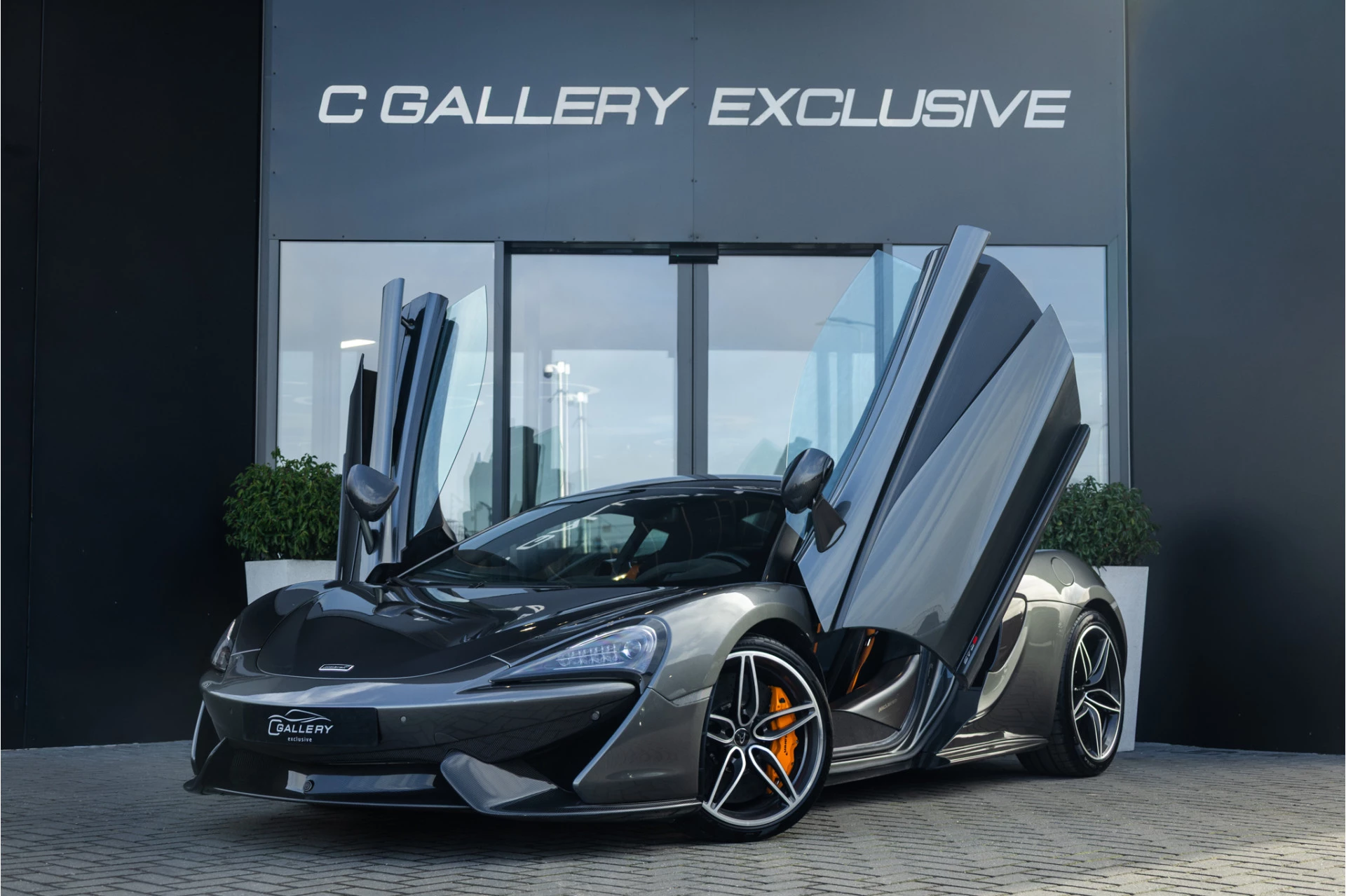 Hoofdafbeelding McLaren 570S