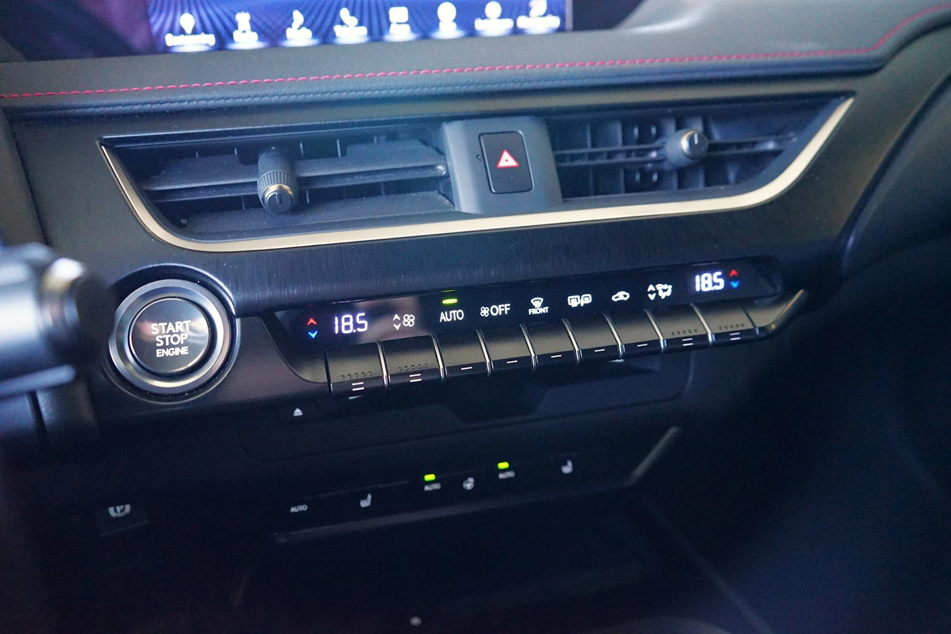 Hoofdafbeelding Lexus UX