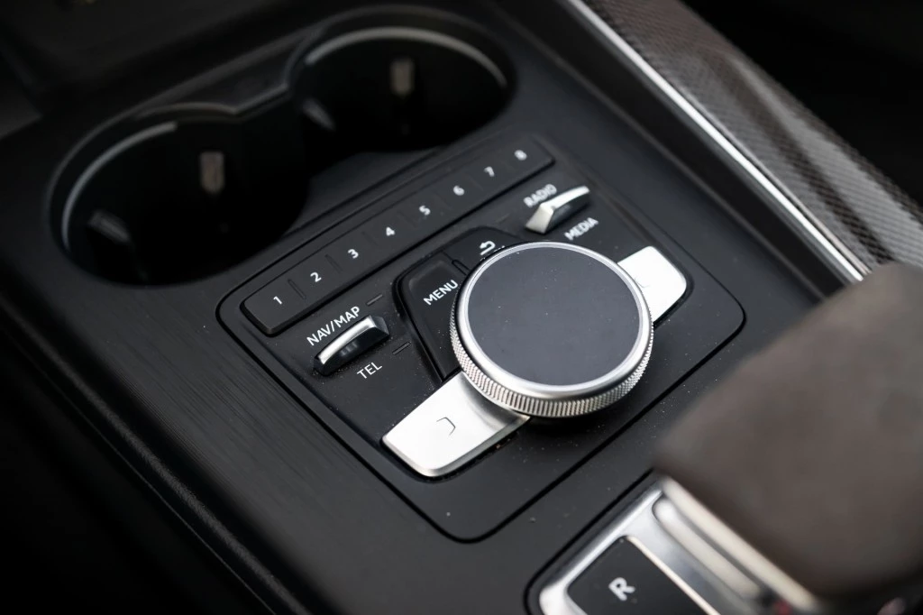 Hoofdafbeelding Audi S4