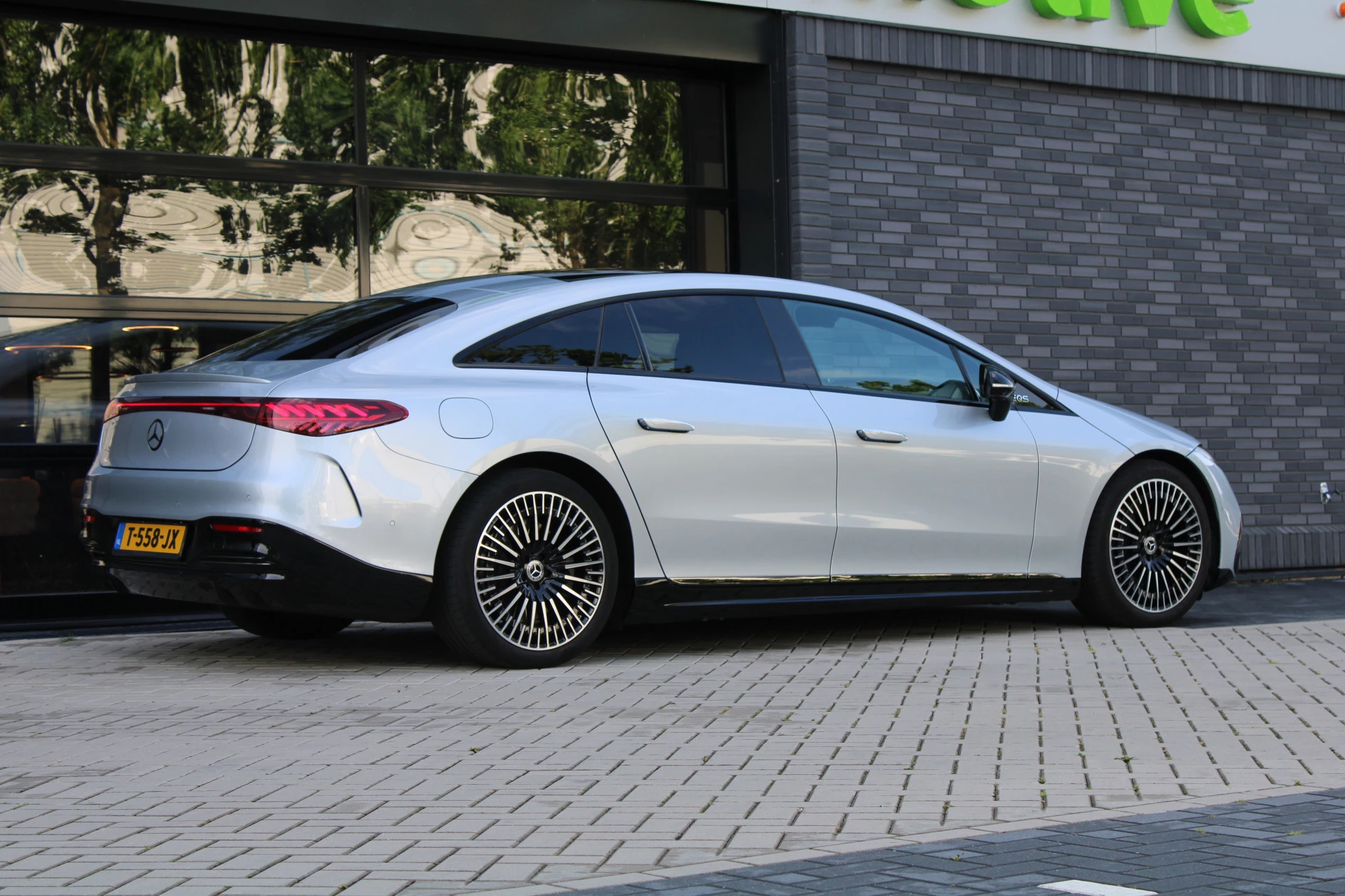 Hoofdafbeelding Mercedes-Benz EQS