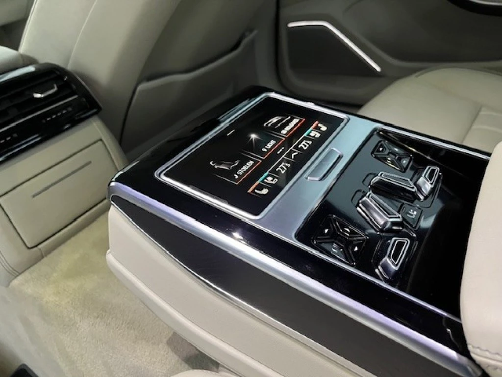 Hoofdafbeelding Audi A8