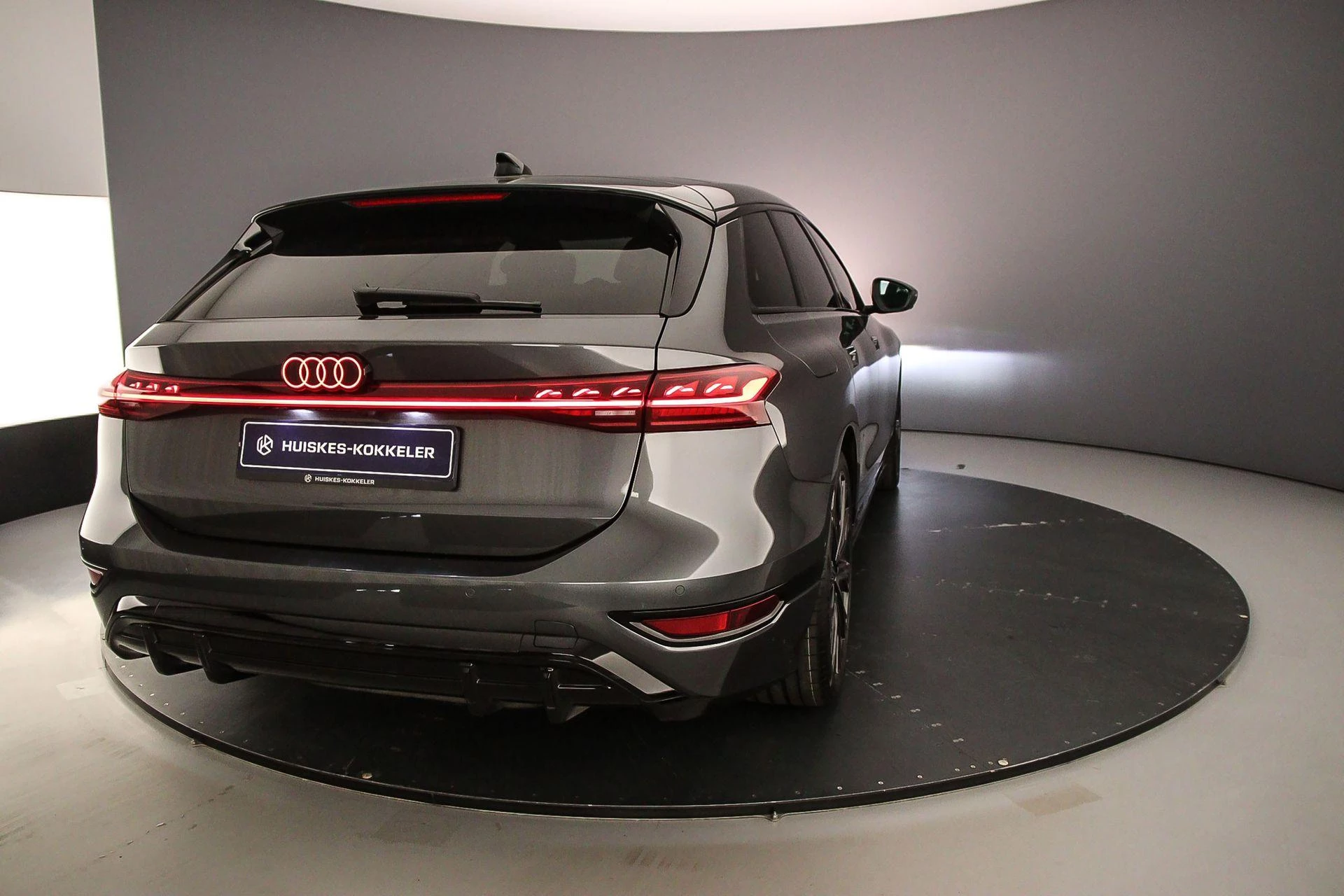 Hoofdafbeelding Audi S6 Avant e-tron