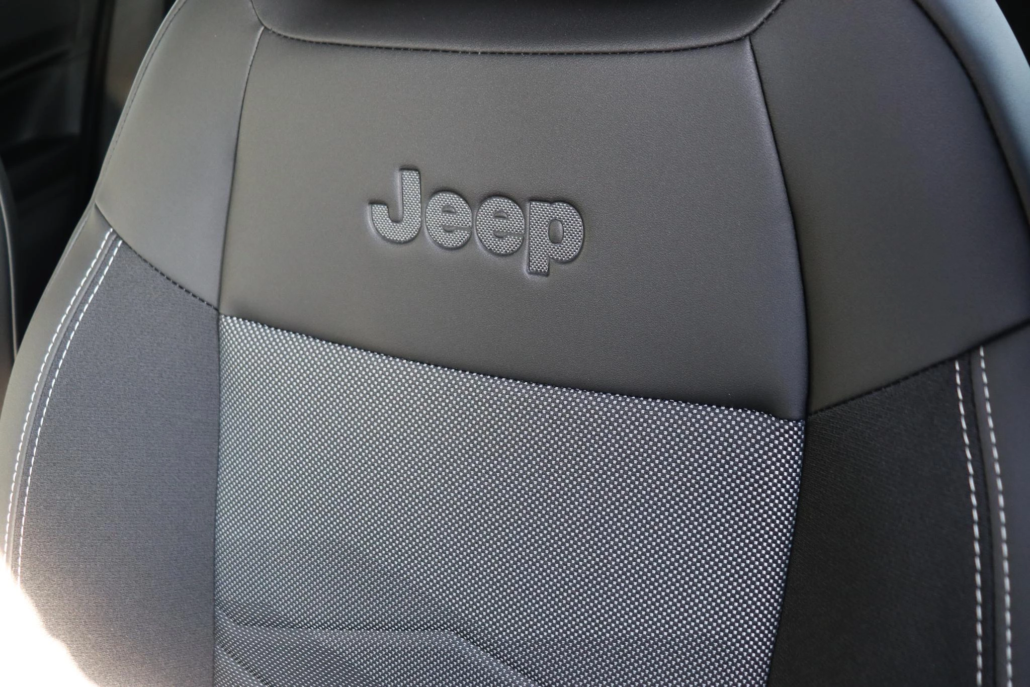 Hoofdafbeelding Jeep Avenger