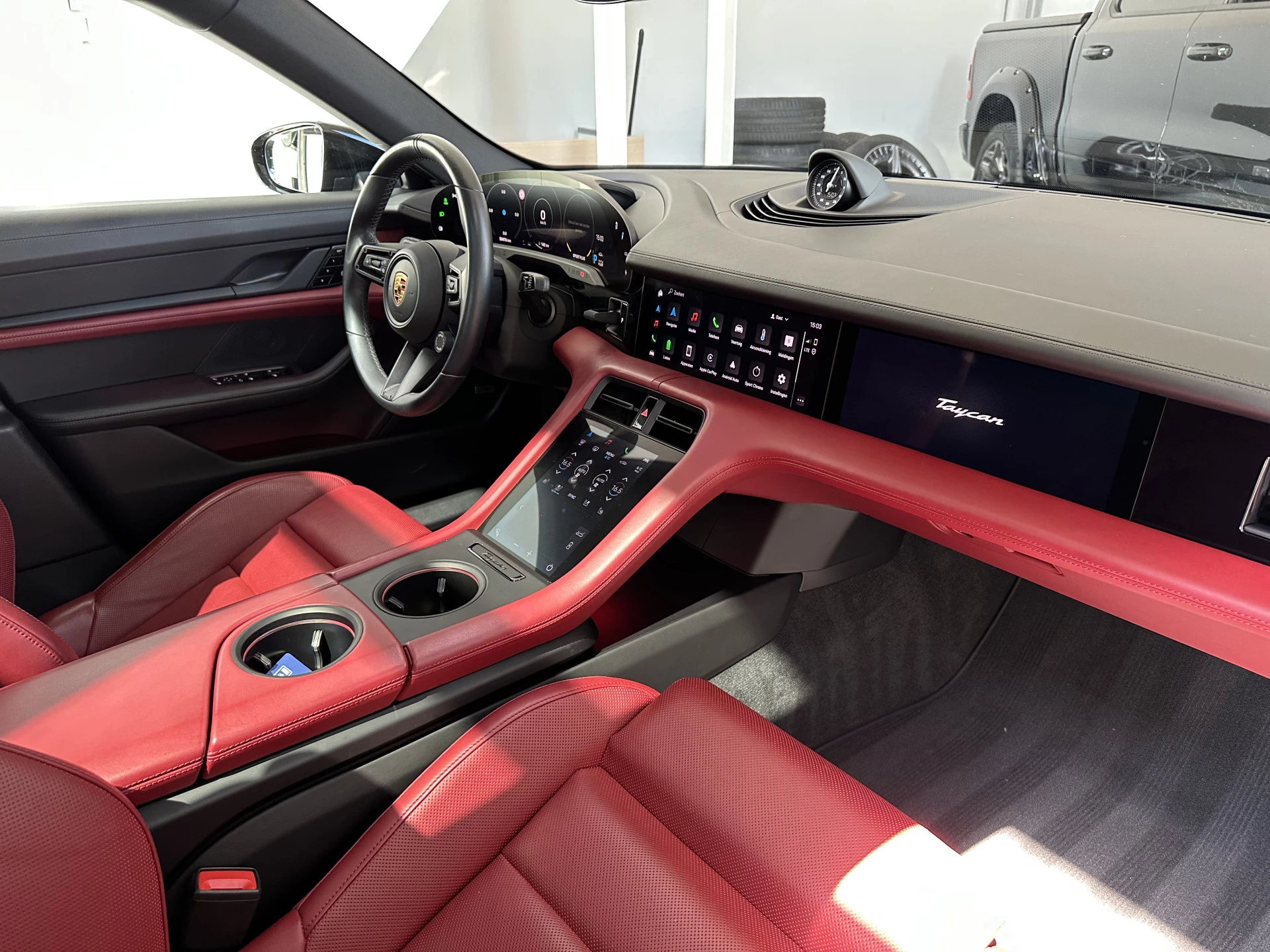 Hoofdafbeelding Porsche Taycan
