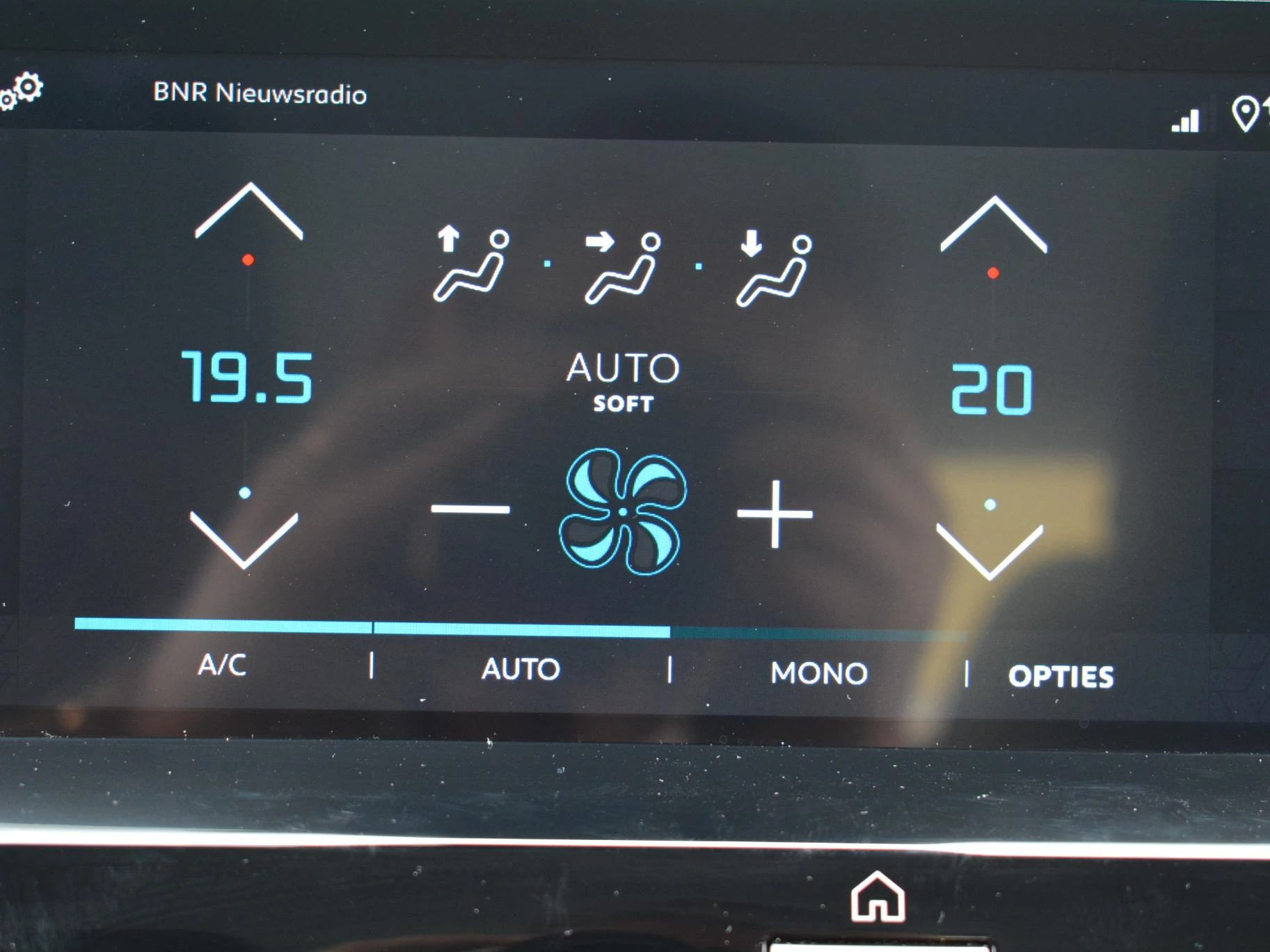 Hoofdafbeelding Citroën ë-C4 X