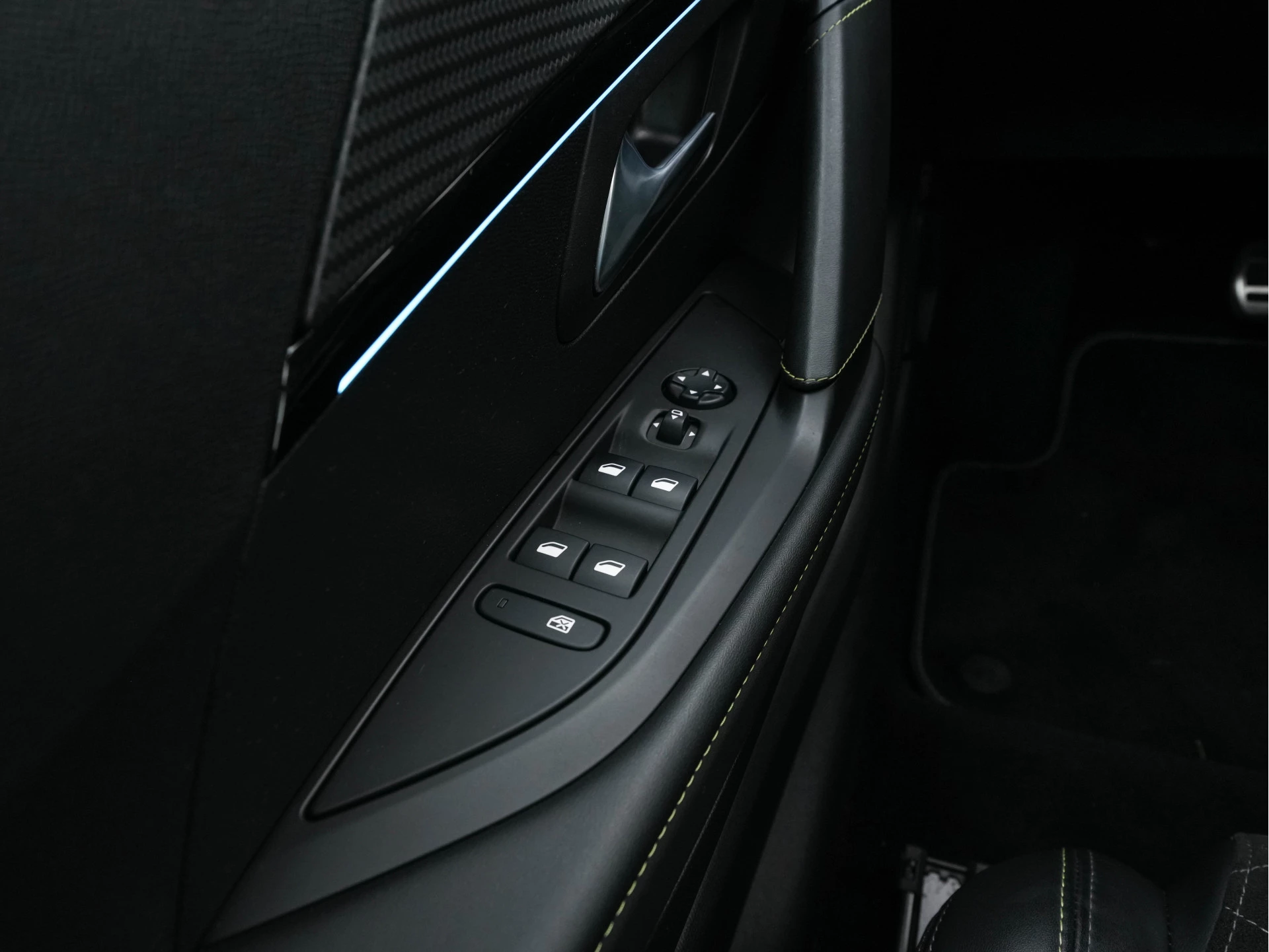 Hoofdafbeelding Peugeot e-208