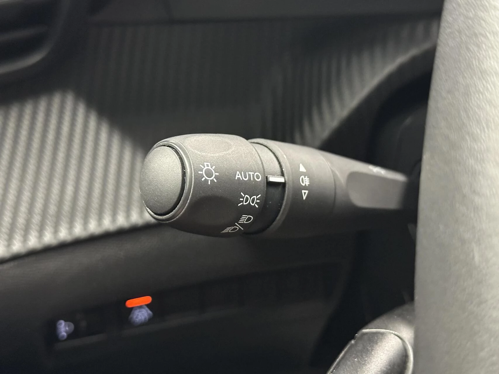 Hoofdafbeelding Peugeot e-2008