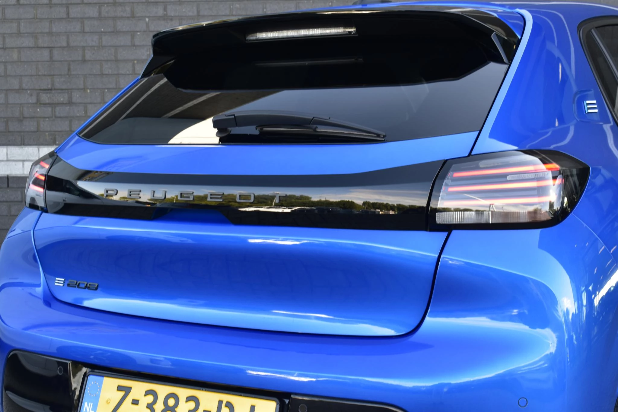 Hoofdafbeelding Peugeot e-208