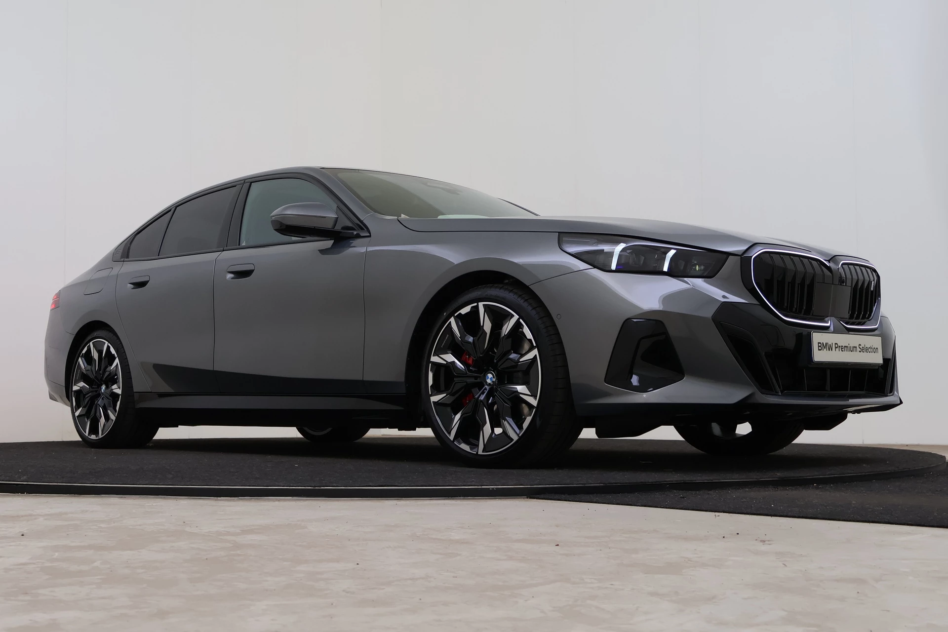 Hoofdafbeelding BMW i5