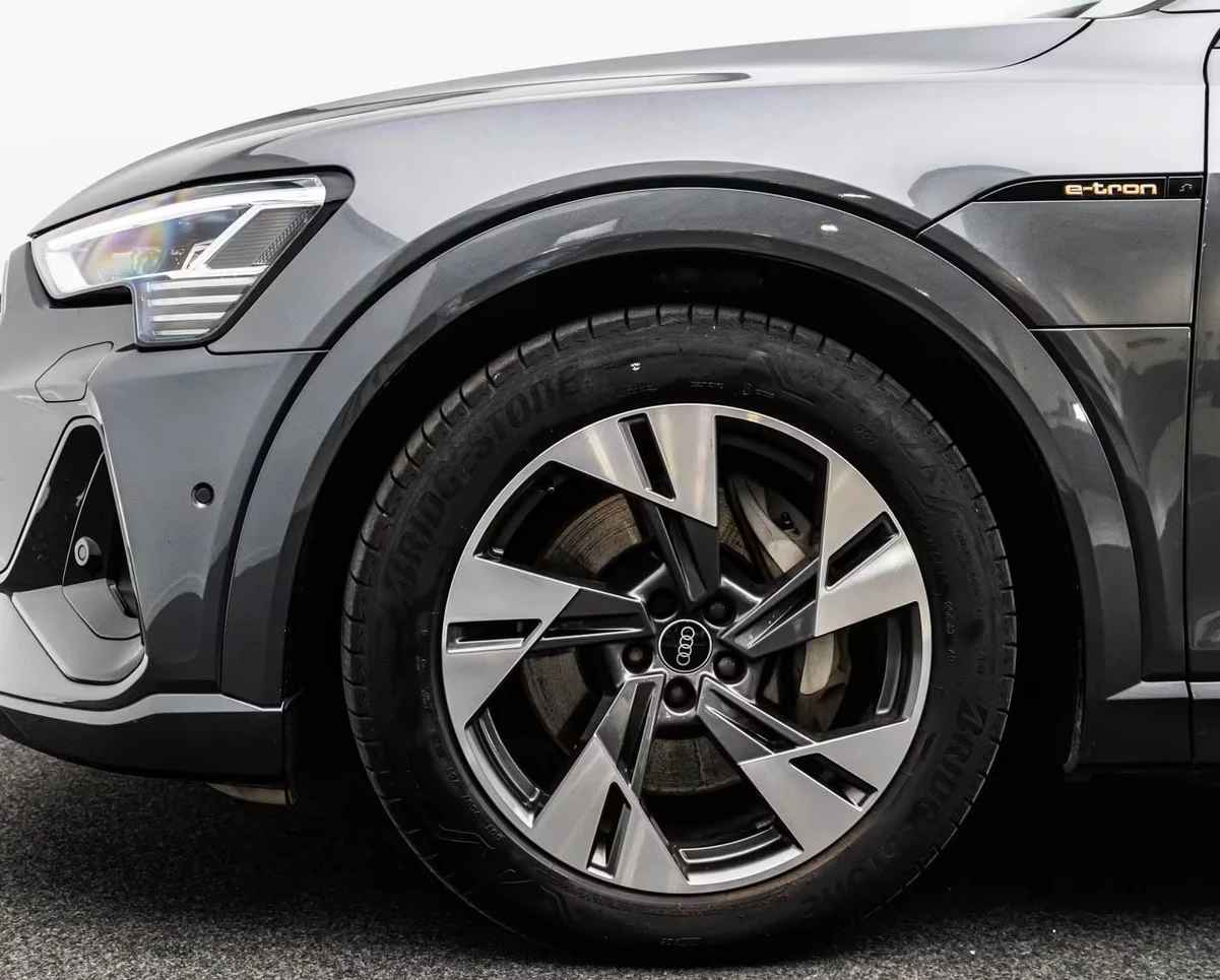 Hoofdafbeelding Audi e-tron