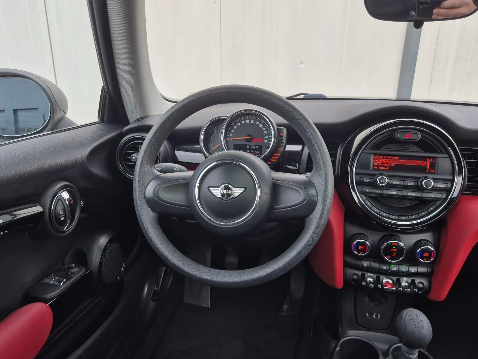 Hoofdafbeelding MINI One