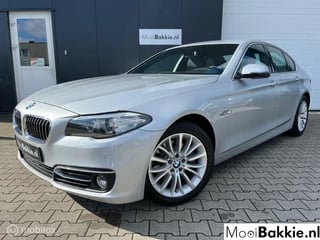 BMW 5-serie 520i Luxury Edition Leder / NL / LED / Facelift