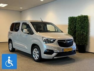 Hoofdafbeelding Opel Combo Opel Combo Rolstoelauto 3+1