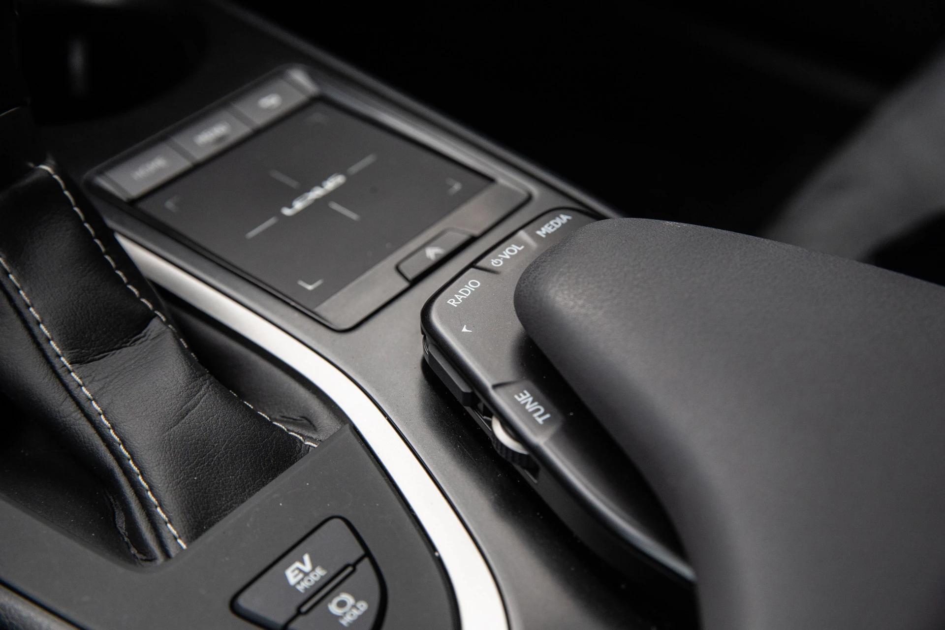 Hoofdafbeelding Lexus UX