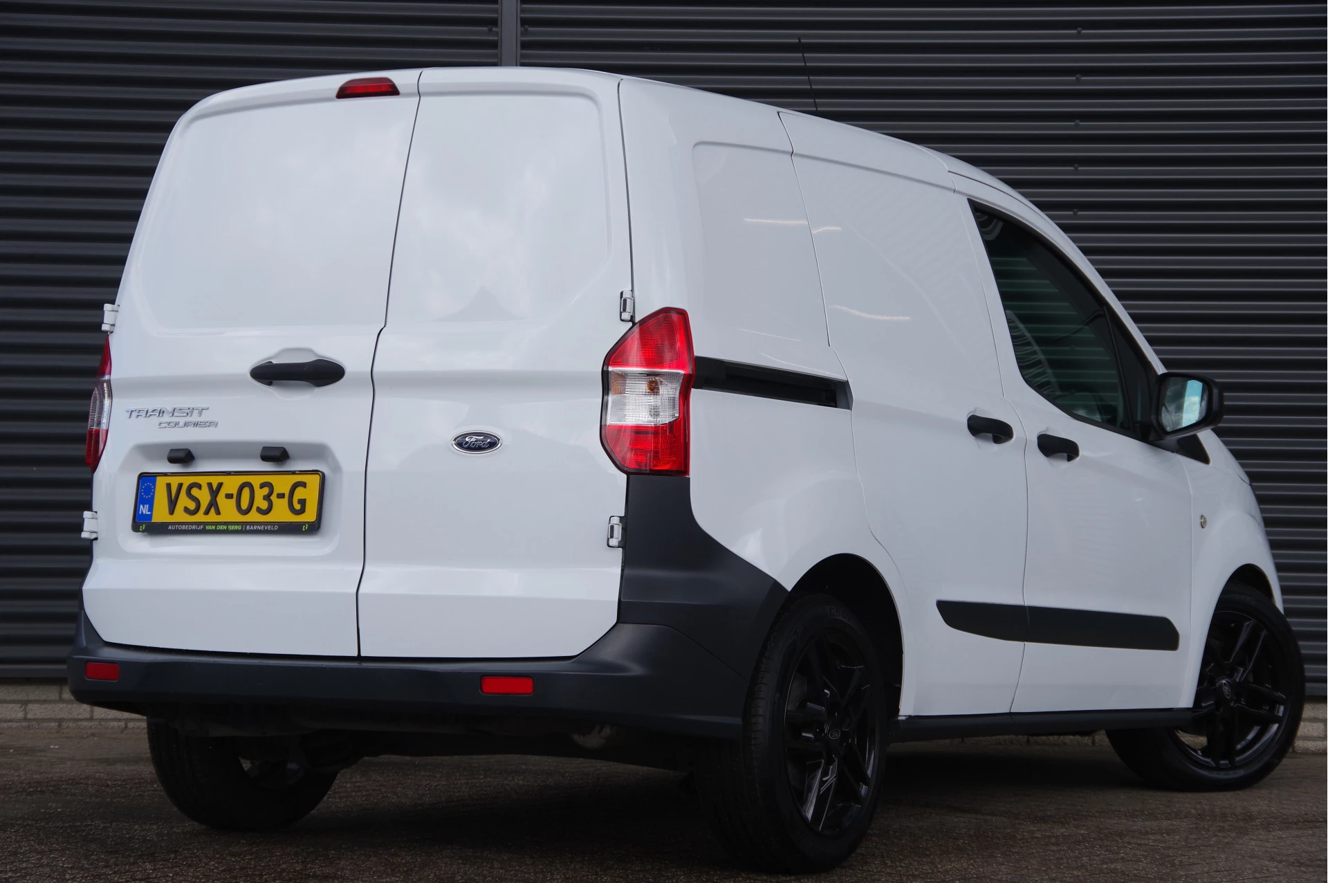 Hoofdafbeelding Ford Transit Courier