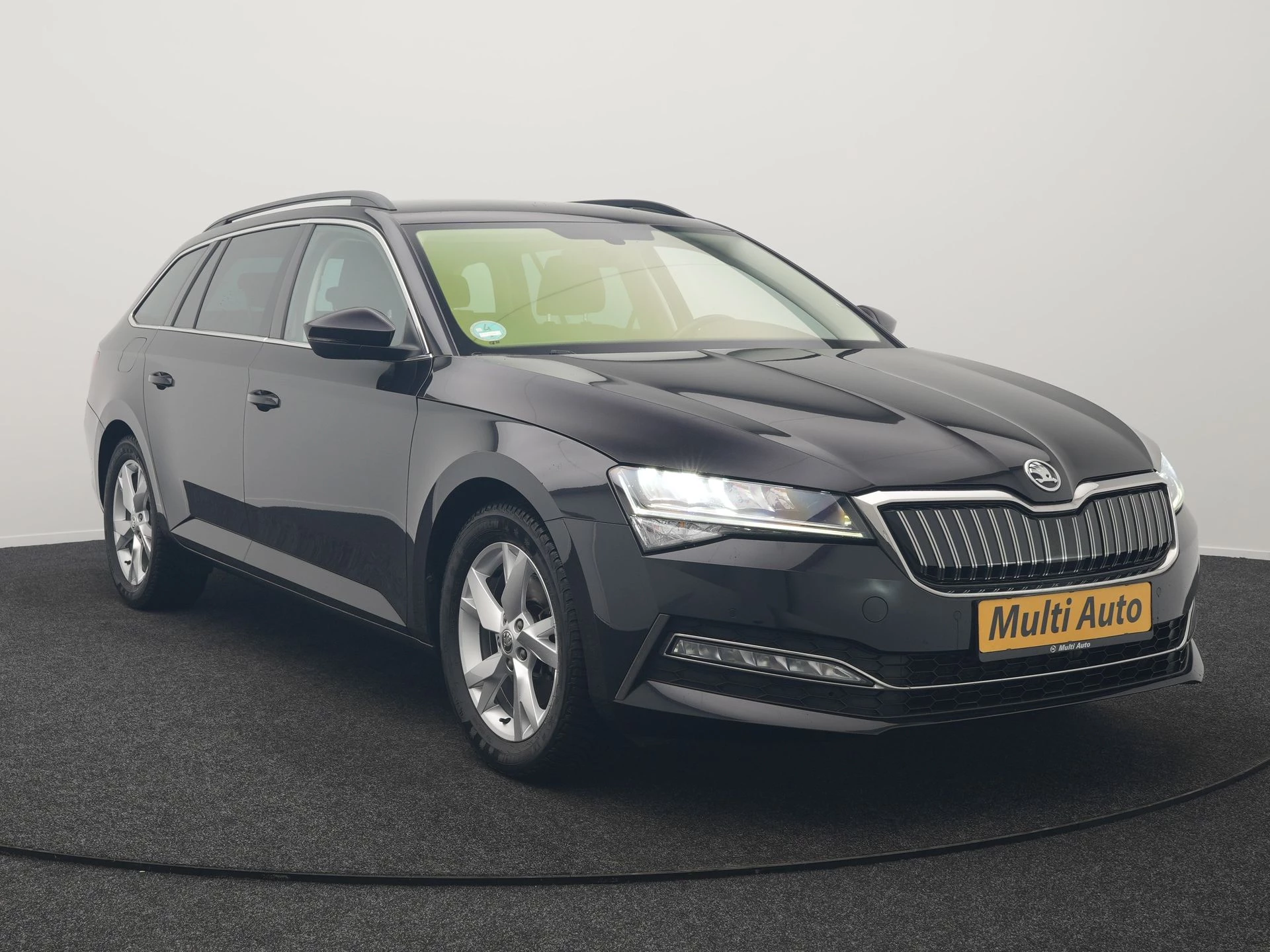 Hoofdafbeelding Škoda Superb