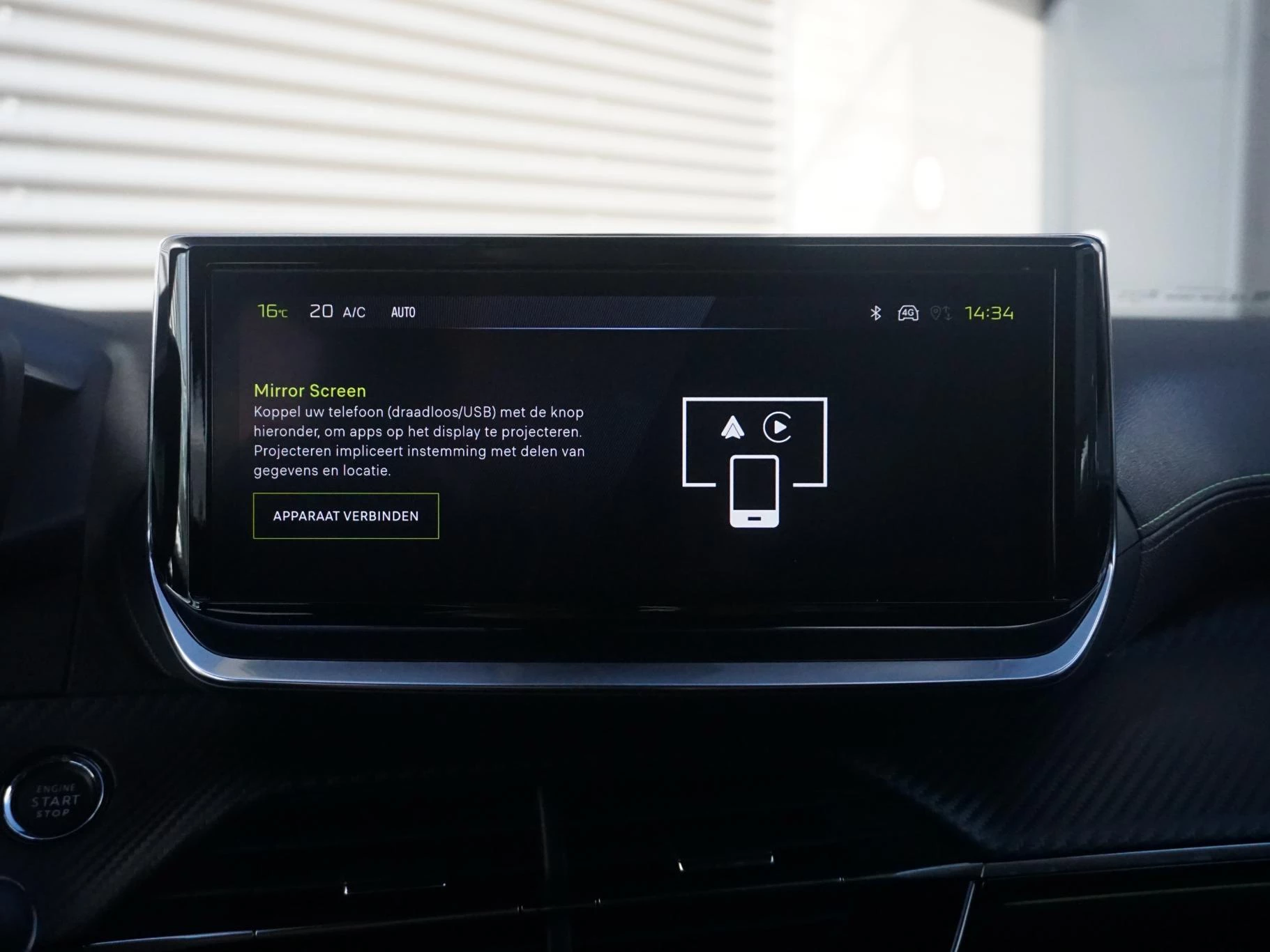 Hoofdafbeelding Peugeot e-2008