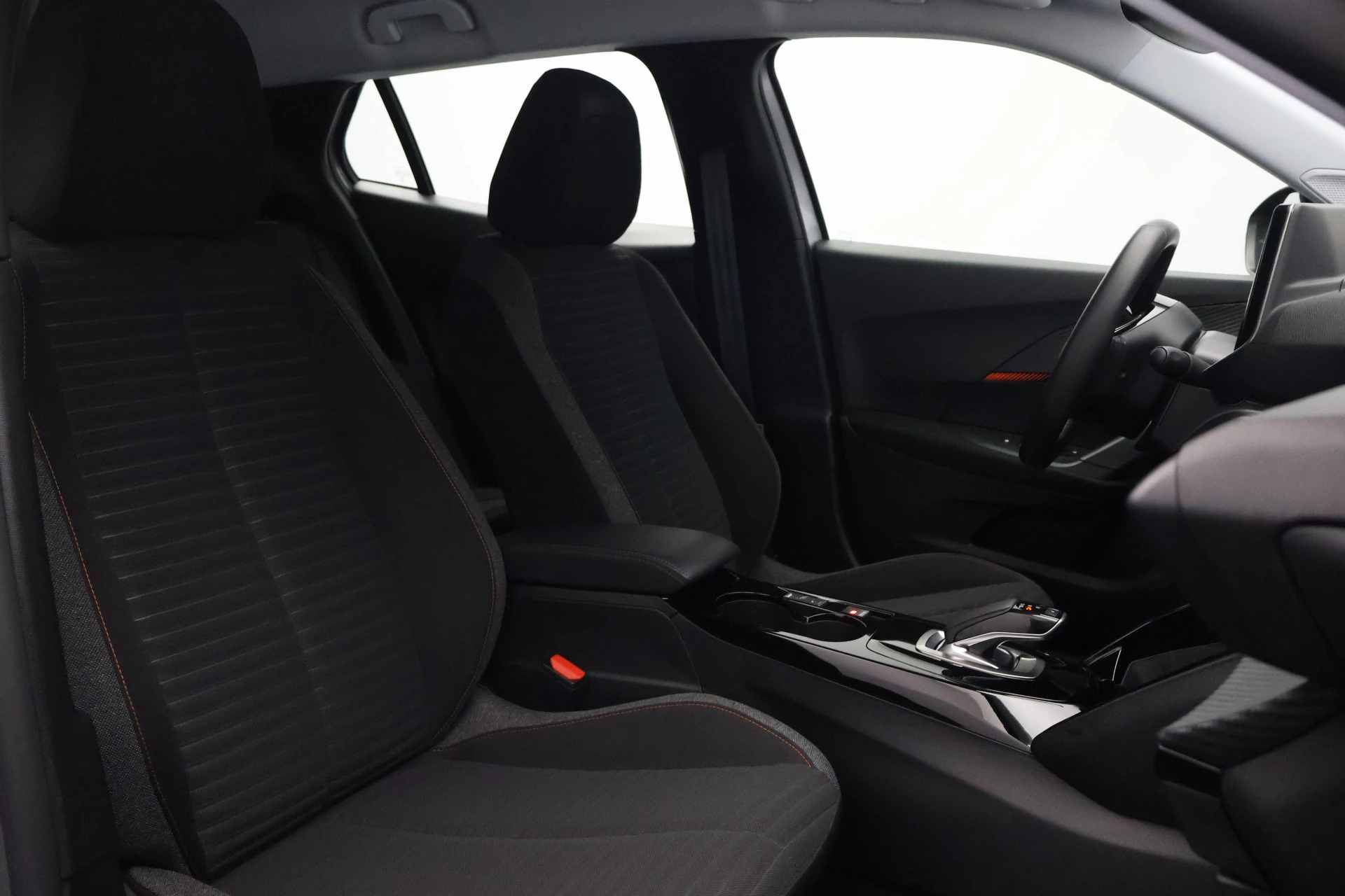 Hoofdafbeelding Peugeot e-2008