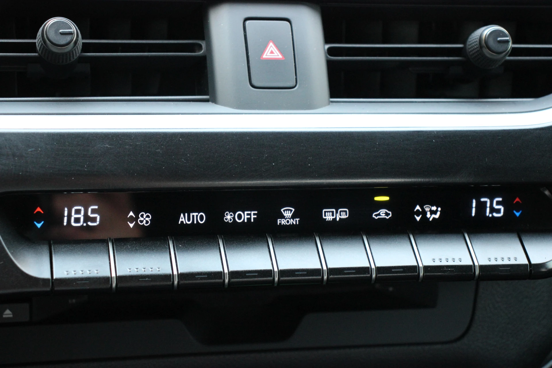 Hoofdafbeelding Lexus UX