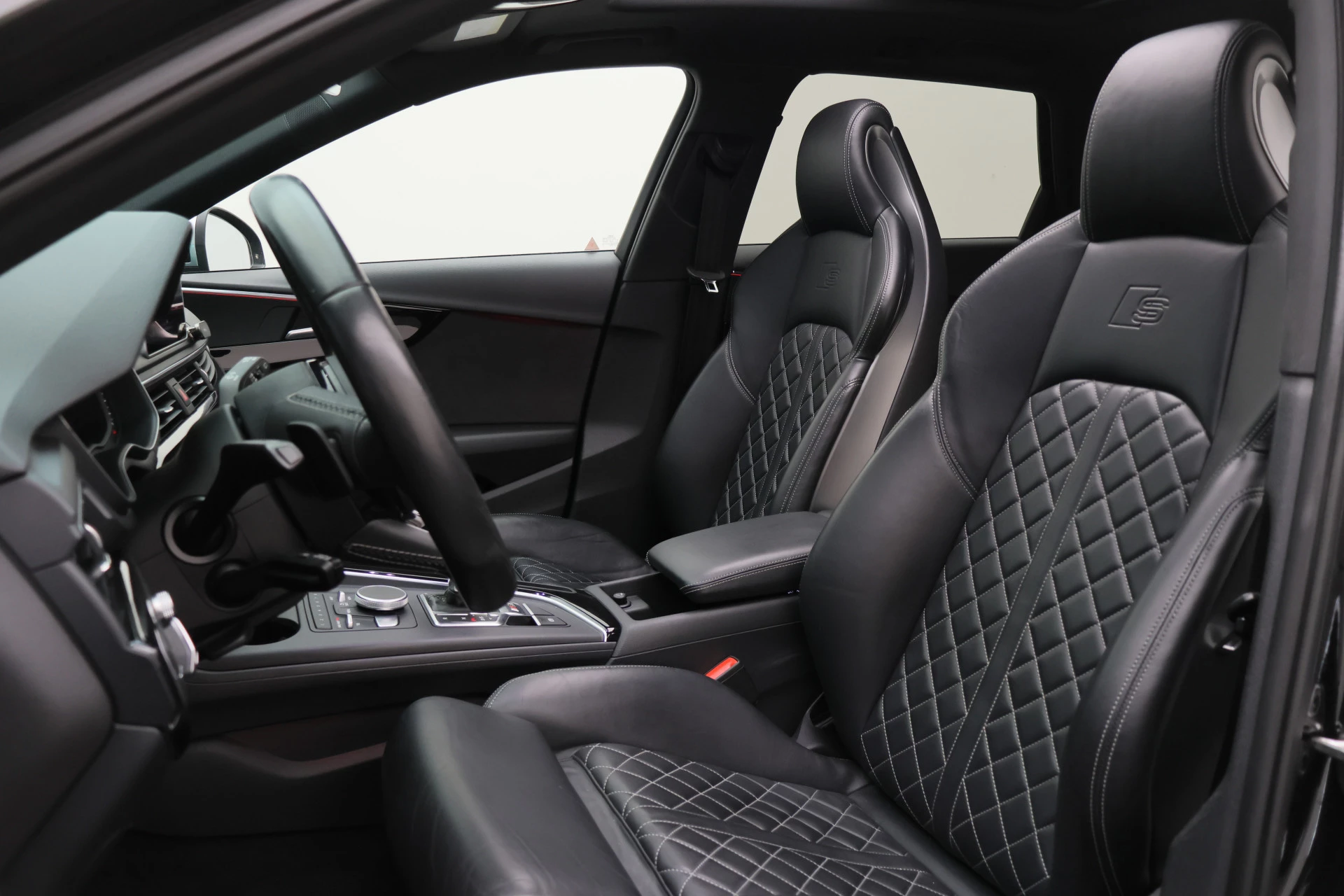 Hoofdafbeelding Audi S4