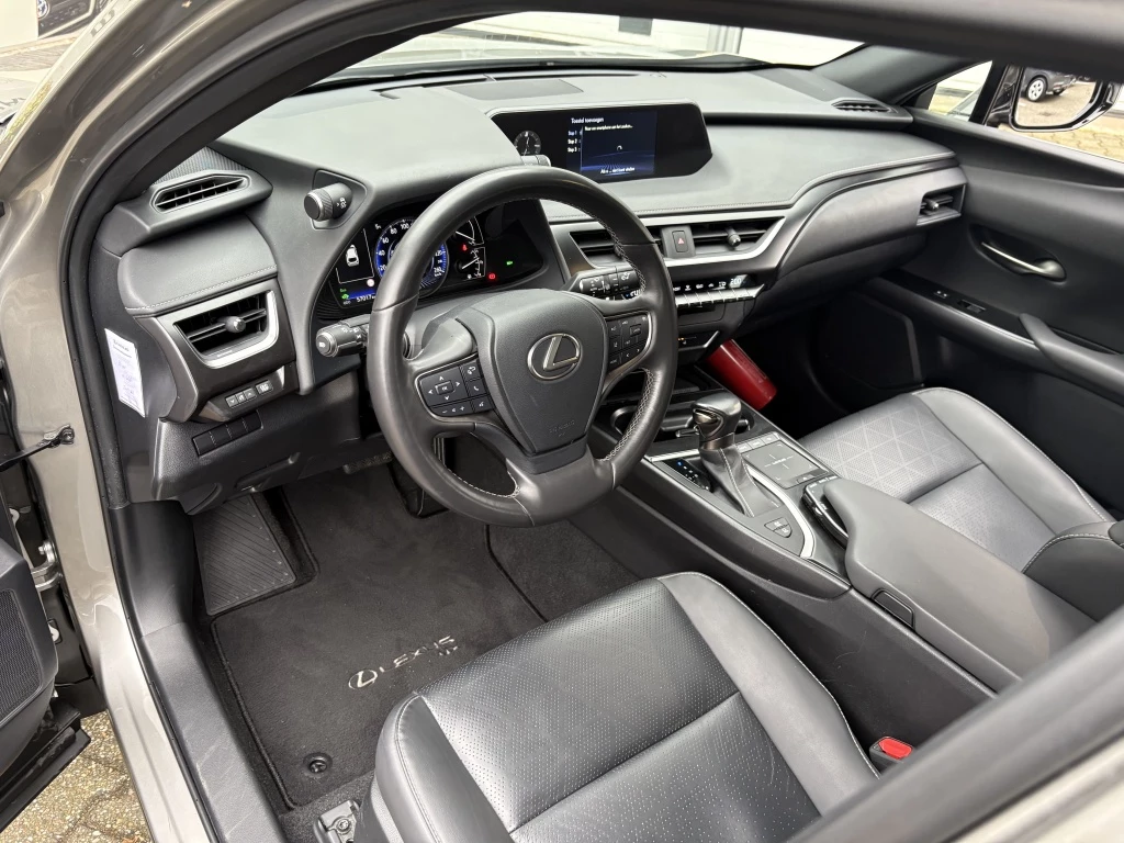 Hoofdafbeelding Lexus UX