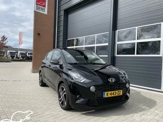 Hyundai i10 1.0 Comfort Smart 5 aangepast voor klein persoon aangepaste Recaro stoel en pedalen.