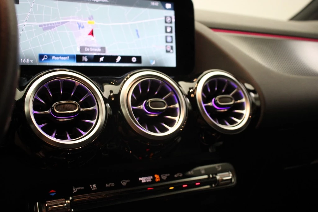 Hoofdafbeelding Mercedes-Benz EQA