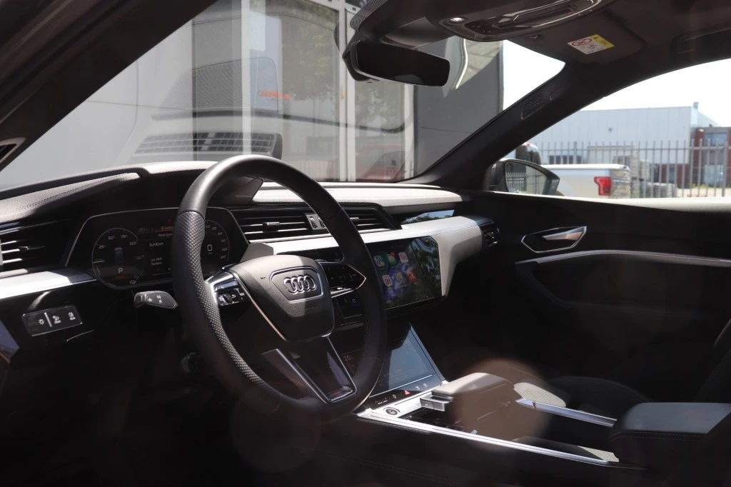 Hoofdafbeelding Audi e-tron