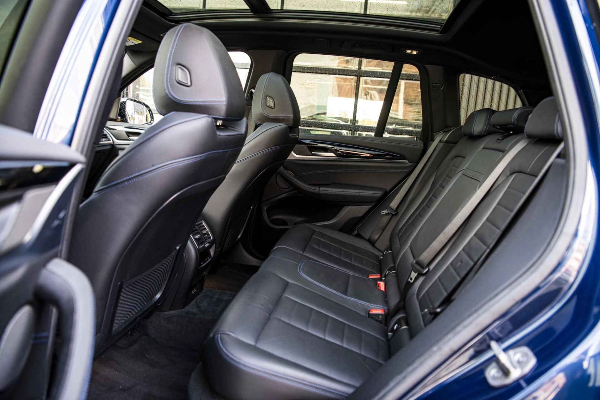 Hoofdafbeelding BMW iX3