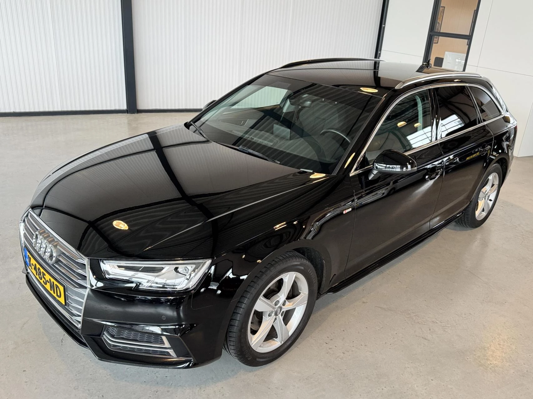 Hoofdafbeelding Audi A4