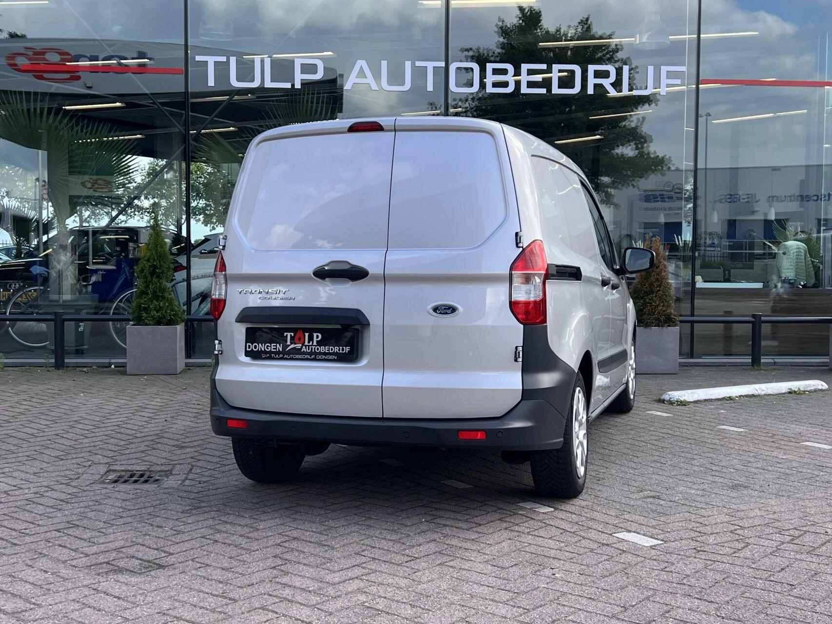 Hoofdafbeelding Ford Transit Courier