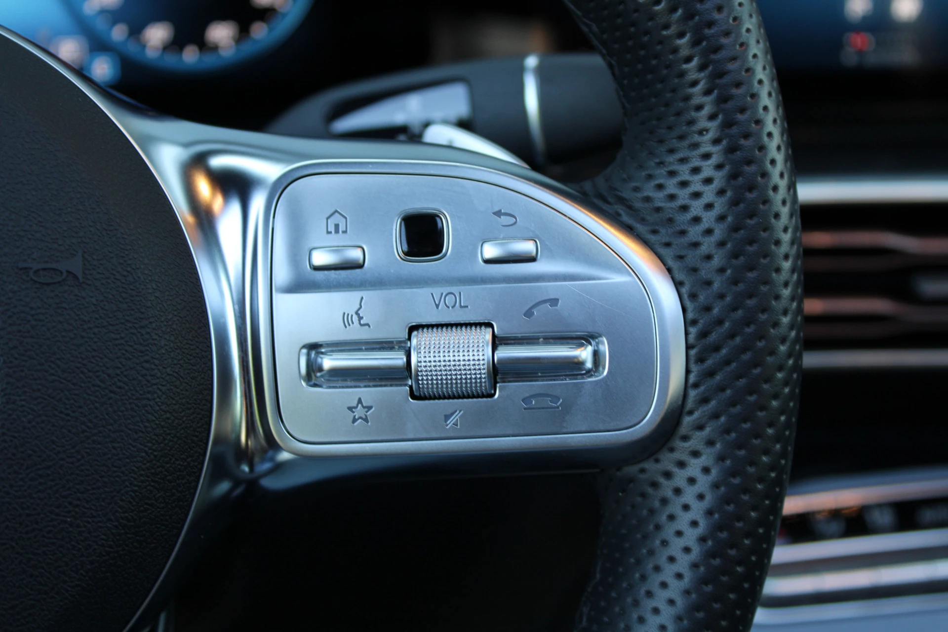 Hoofdafbeelding Mercedes-Benz EQC