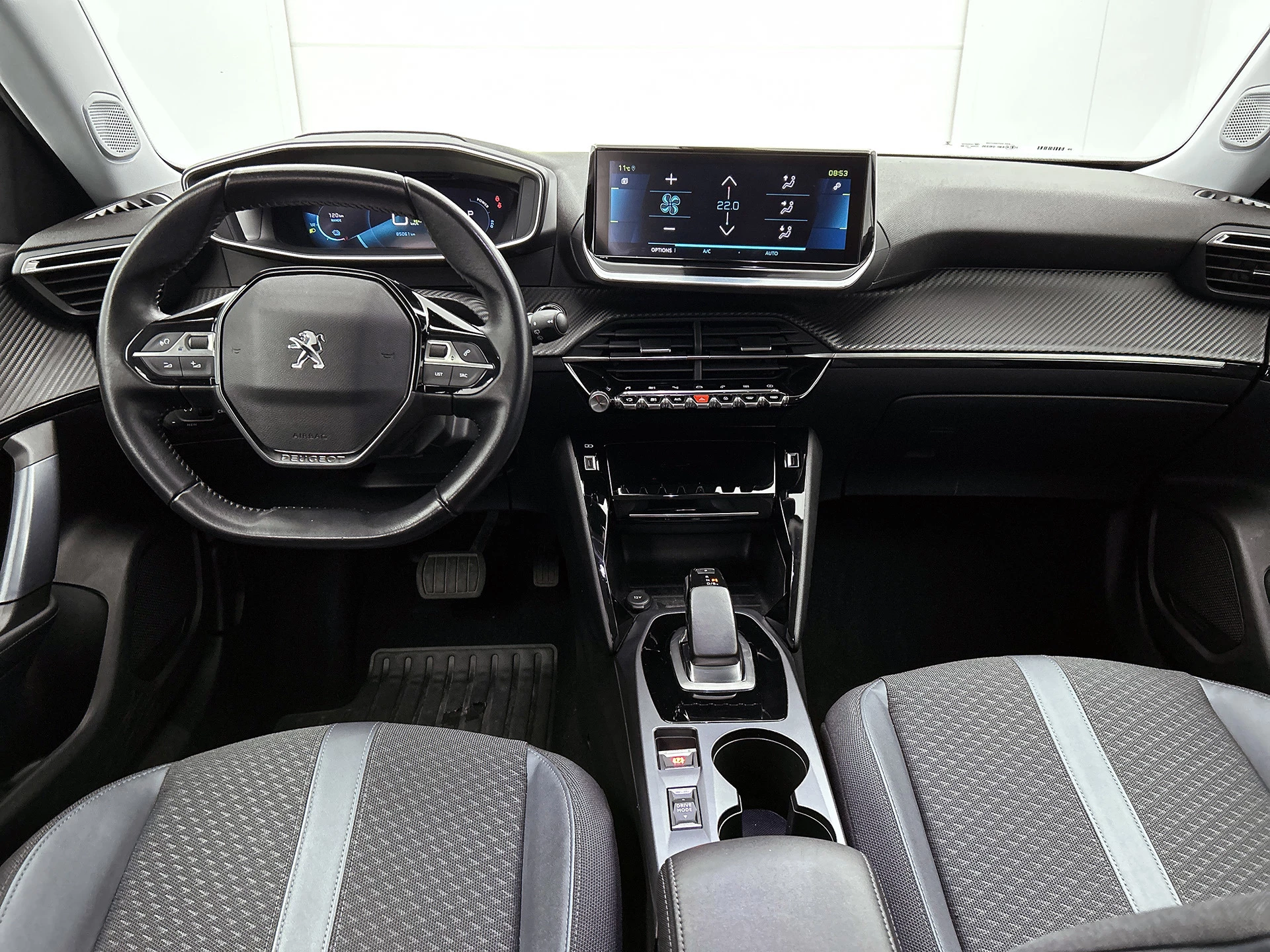 Hoofdafbeelding Peugeot e-2008