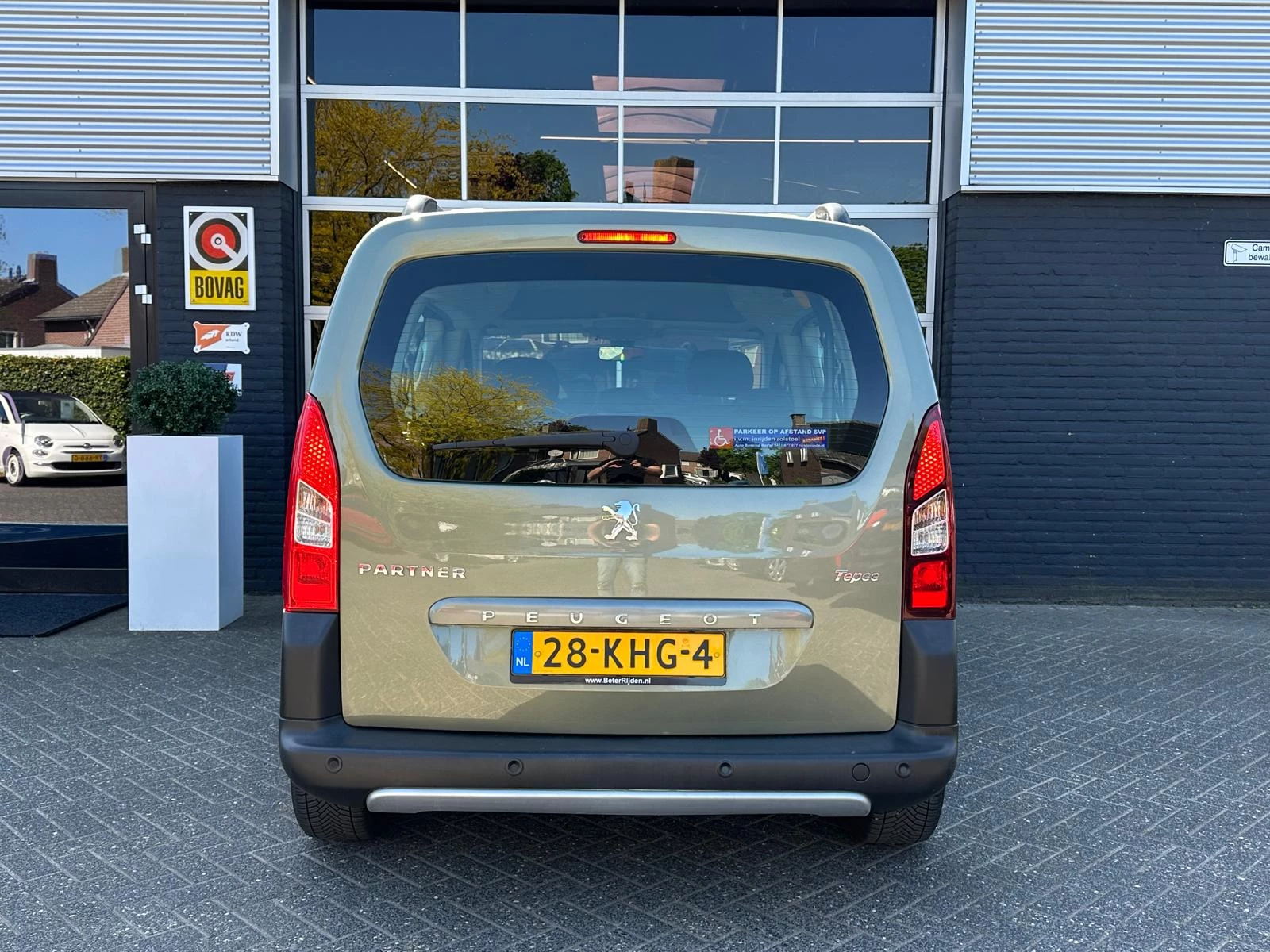 Hoofdafbeelding Peugeot Partner