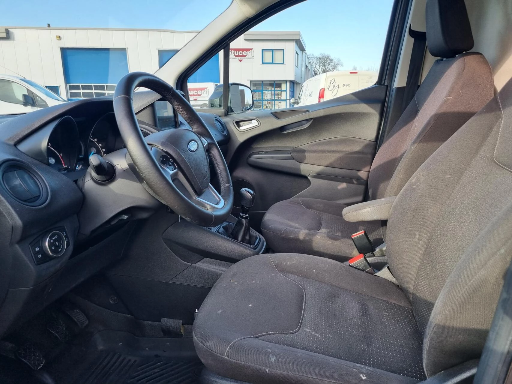 Hoofdafbeelding Ford Transit Courier