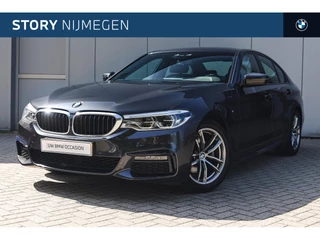 Hoofdafbeelding BMW 5 Serie BMW 5 Serie 520i High Executive M Sport Automaat / Adaptieve LED / Achteruitrijcamera / Comfortstoelen / M Sportonderstel / Parking Assistant /  Live Cockpit Professional