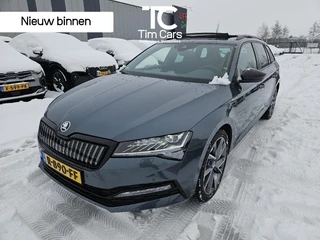 Skoda Superb Combi 1.4 TSI iV Sportline Automaat | Panoramadak | Stoelverwarming voor en achter | Stuurwielverwarming | Half leer alcantara | Cruise control adaptief | Trekhaak uitklapbaar | Achteruitrijcamera