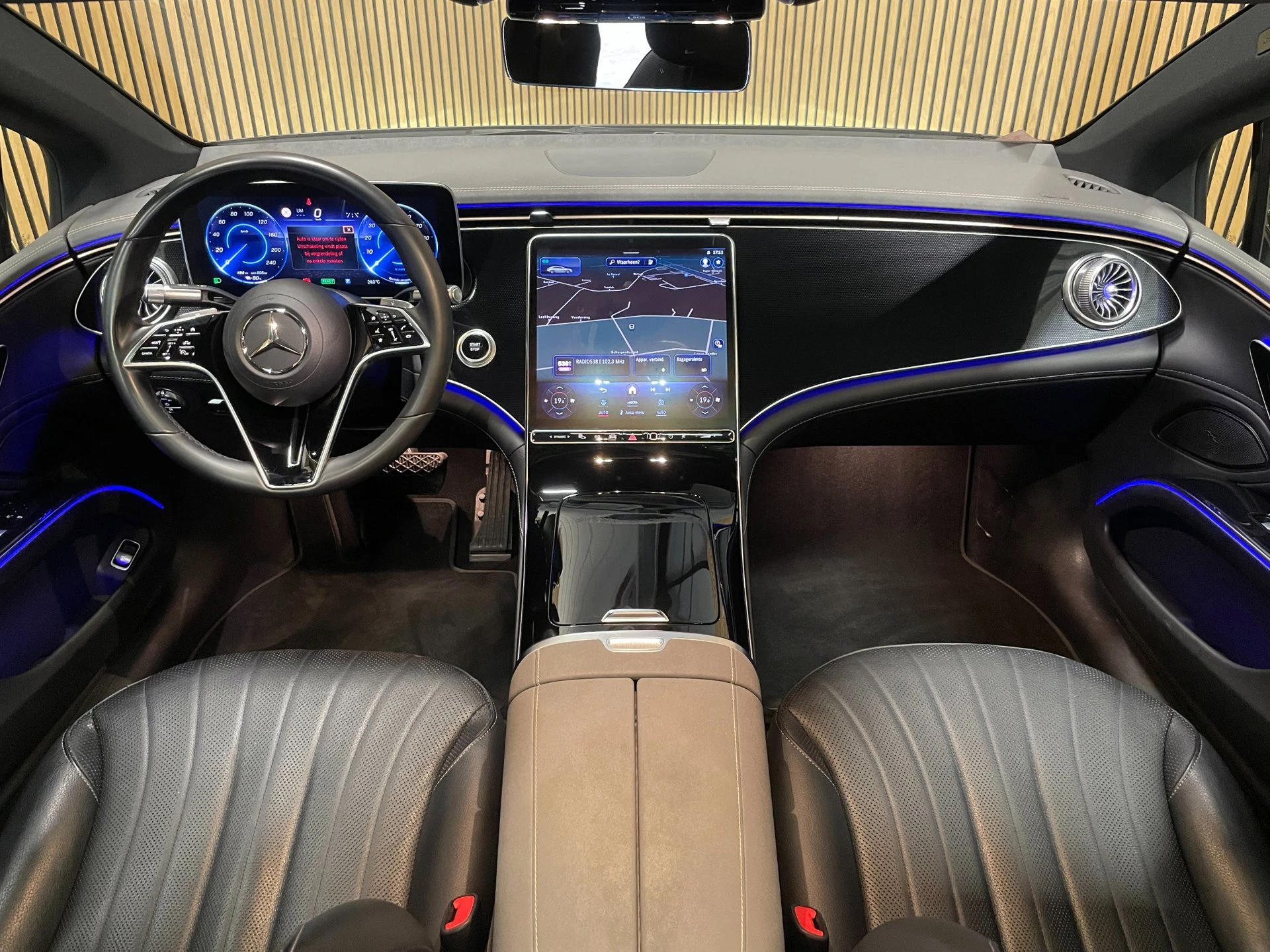 Hoofdafbeelding Mercedes-Benz EQS