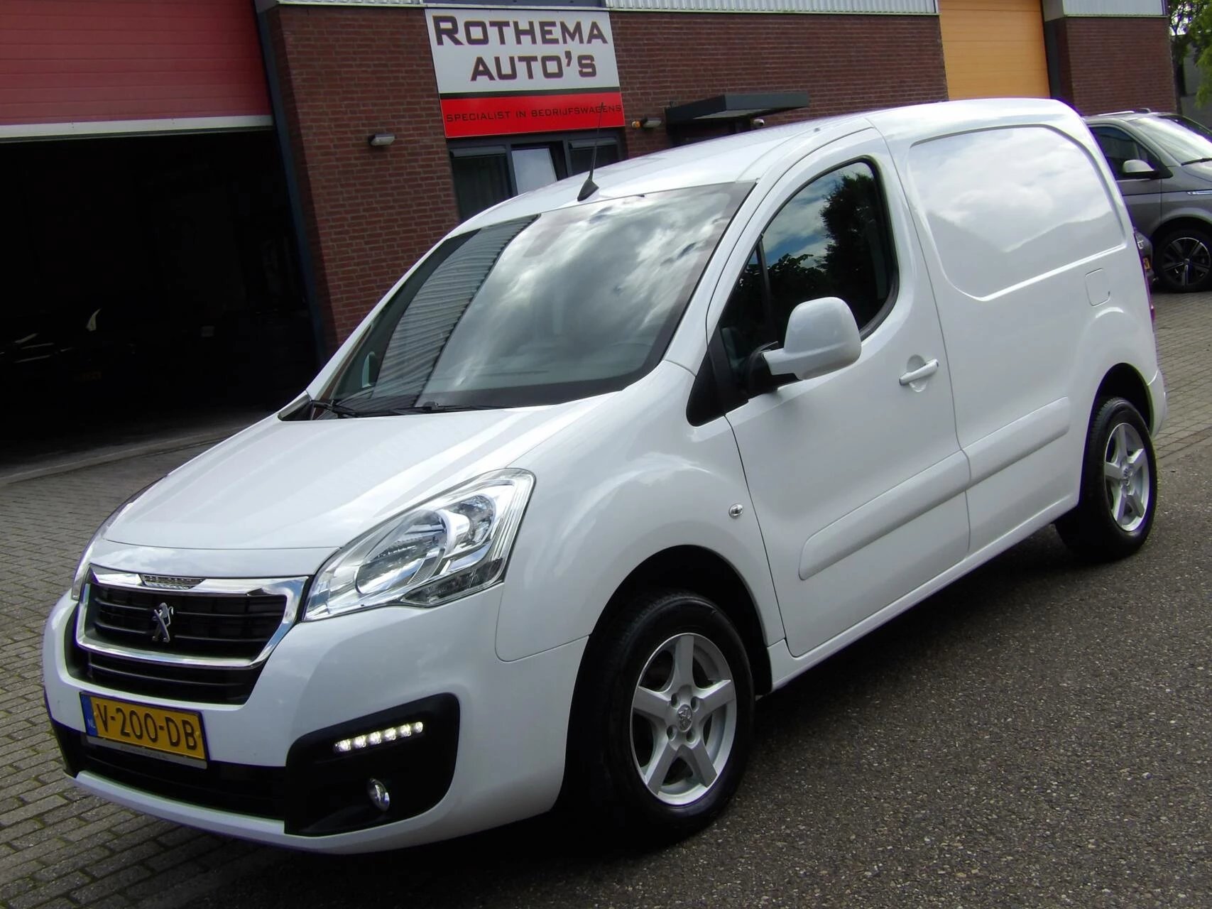 Hoofdafbeelding Peugeot Partner